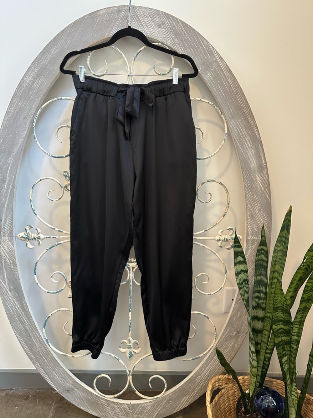 Rachel Zoe Black Cropped Drawstring Jogger Pants
